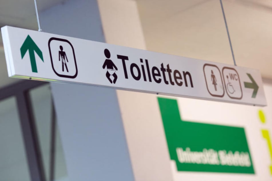 Vier Toiletten der Uni Bielefeld werden zu All Gender Toiletten umgewandelt.