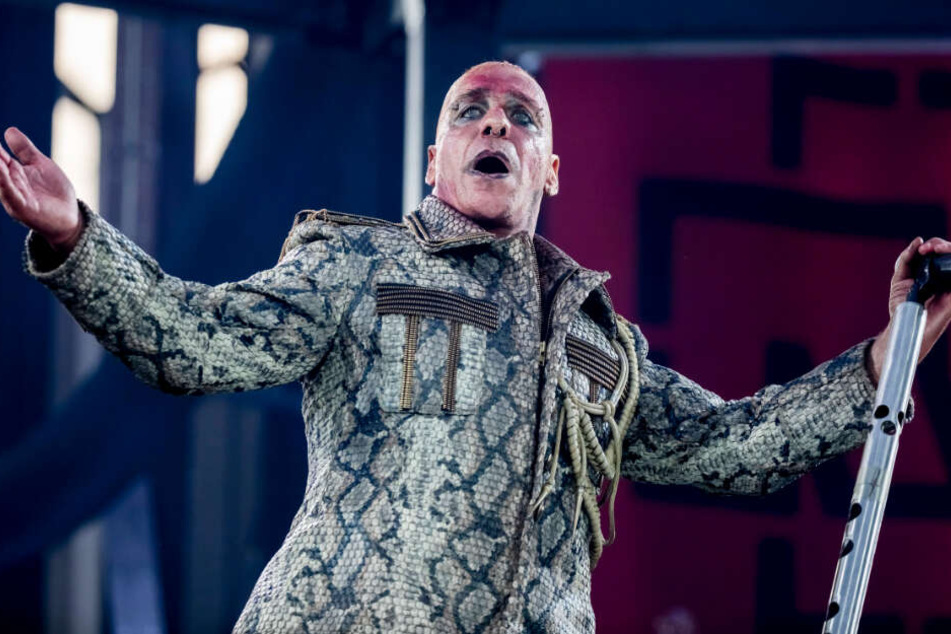 Till Lindemann, Frontsänger von Rammstein, beim Konzert im Olympiastadion.