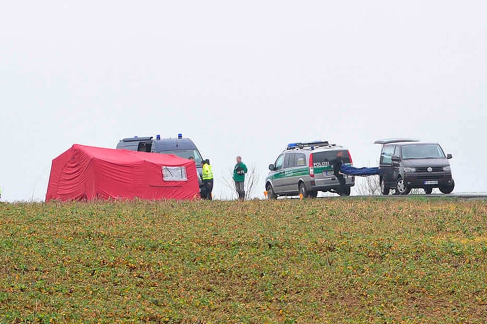 Der Familienvater soll auf einem Feld in Oederan-Breitenau überfahren und getötet worden sein.