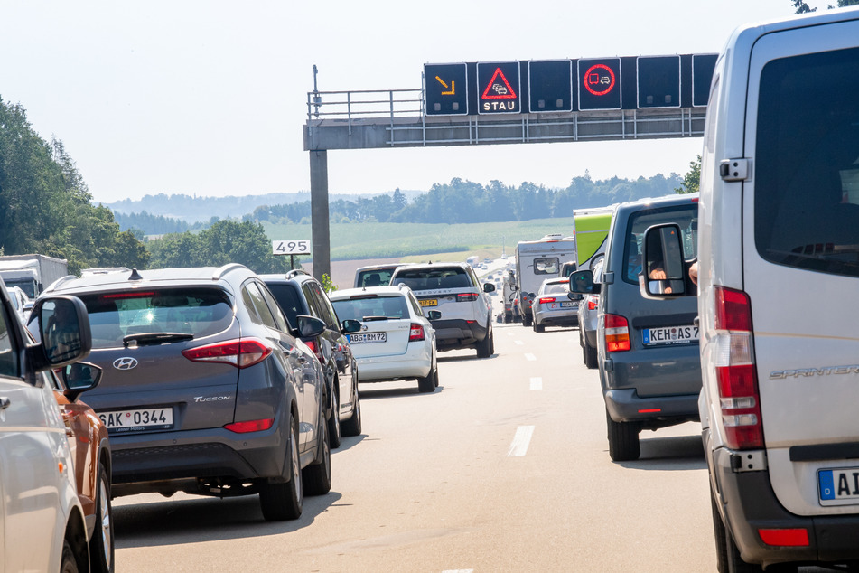 Auf der Autobahn 9 staute es sich am Samstag vor allem in Sachsen-Anhalt. (Archivbild)