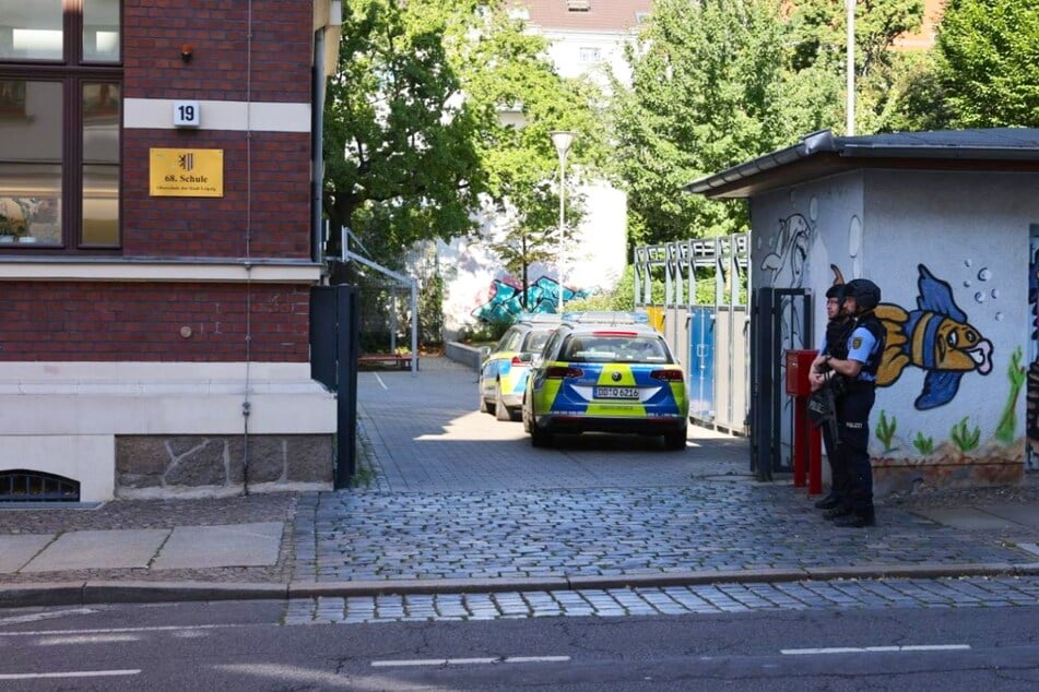 Auch in einer Schule wurde eine "gefährliche Situation" gemeldet.