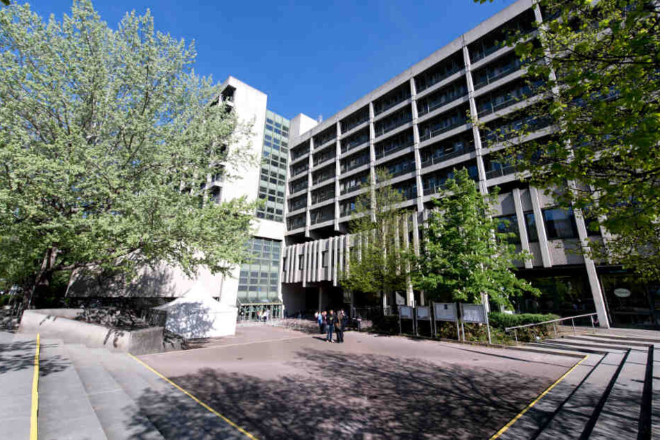Das Gerichtsgebäude für das Landgericht I und II in München in der Nymphenburger Straße.