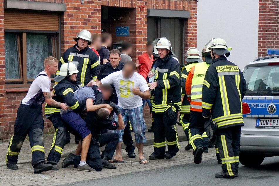 Rettungskräfte werden bei ihren Einsätzen angegriffen. (Symbolfoto)