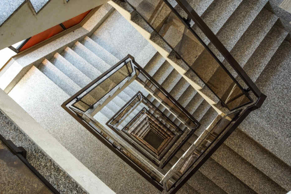 Die 15-Jährige wurde in einem Treppenhaus bedrängt. (Symbolbild)