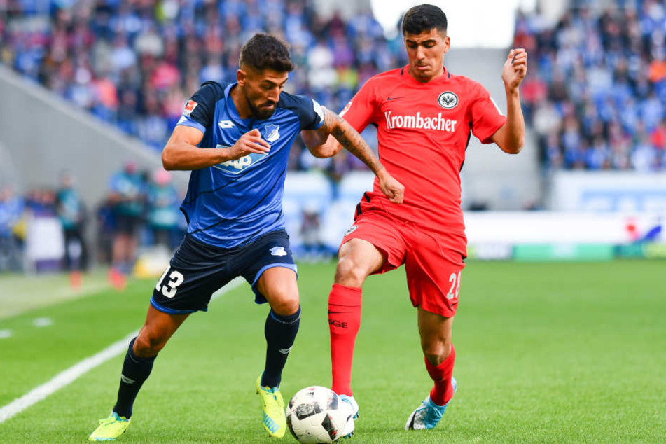 Nach dem kometenhaften Aufstieg, kam der tiefe Fall des Aymen Barkok (re.). In der abgelaufenen Saison kam der Junioren-Nationalspieler nur auf neun Einsätze (Archivbild).