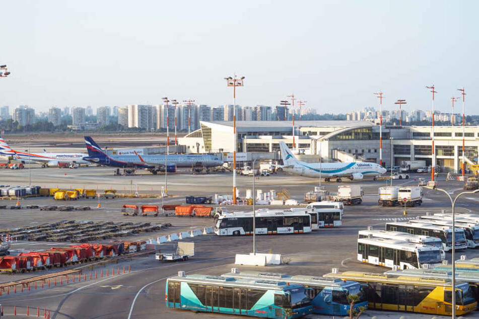 Flieger aus Köln muss in Israel notlanden