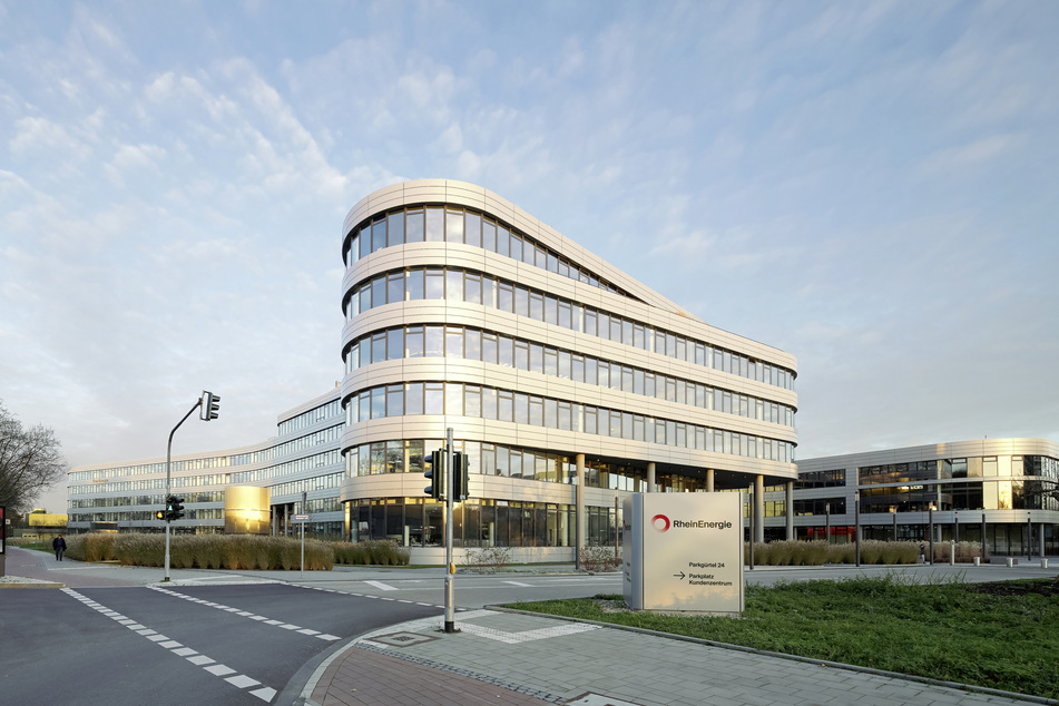 Der Stromversorger hat seinen Hauptsitz am Parkgürtel in Köln.