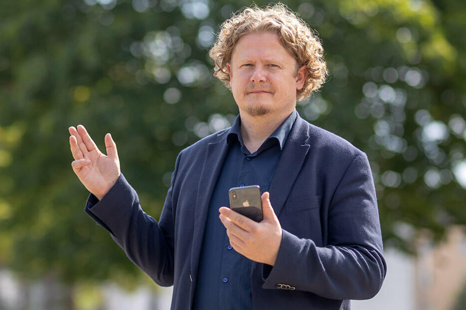 Für Lars Fassmann (42, Vosi/Piraten) gibt es wichtigere "Baustellen" als die seiner Ansicht nach unnötigen WCs im Weberflügel des Rathauses.