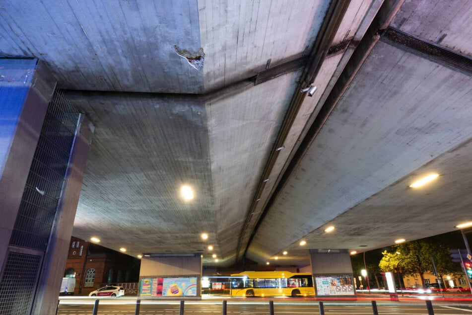 Die Schäden an der Brücke sind bereits im vergangenen Oktober festgestellt worden.