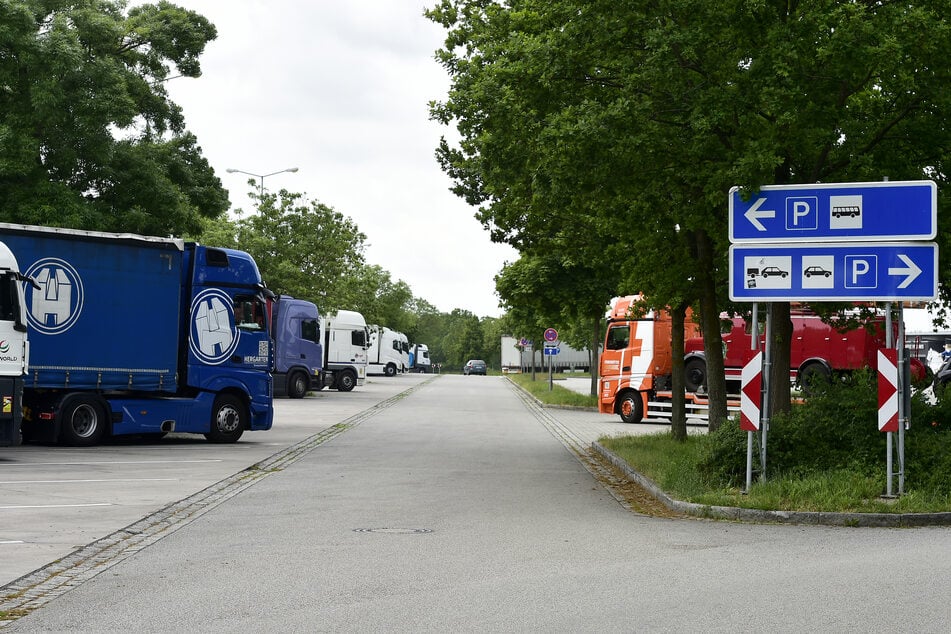 Die Parkplätze an den Autobahnen Sachsens sind überlastet.