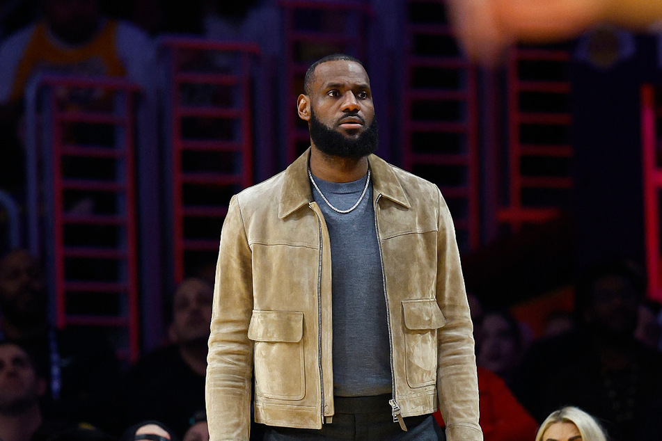 LeBron James watched his team from the sidelines during the Los Angeles Lakers' game on Wednesday due to his injury.