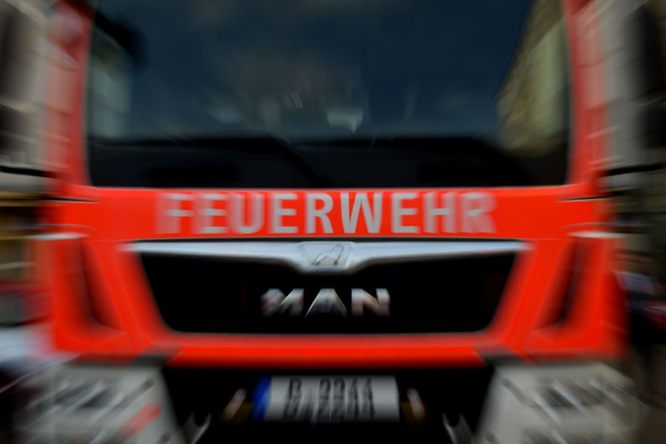 In der Nacht zu Mittwoch brannte in Kreuzberg ein Fahrzeug komplett aus (Symbolfoto)