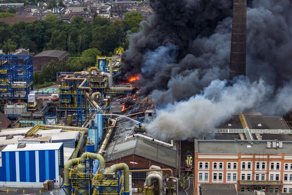 Eine Zinksulfat-Anlage des Grillo-Konzerns geriet in Brand.