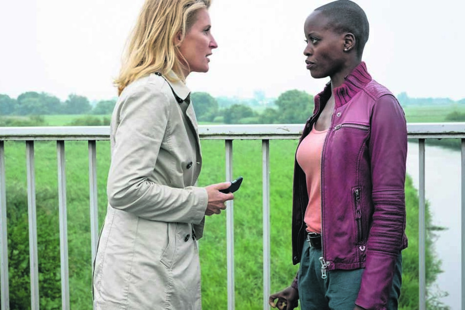 Charlotte Lindholm (Maria Furtwängler, 52) und Anaïs Schmitz (Florence Kasumba, 42) geraten hart aneinander.