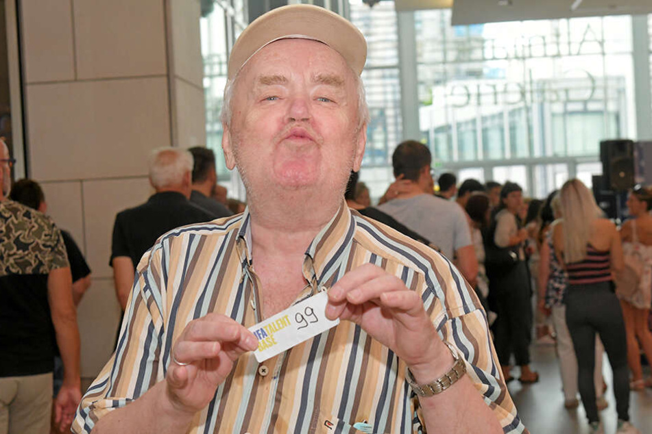 Joachim Schareck (70) will's als Rentner nochmal wissen und Komparse werden.