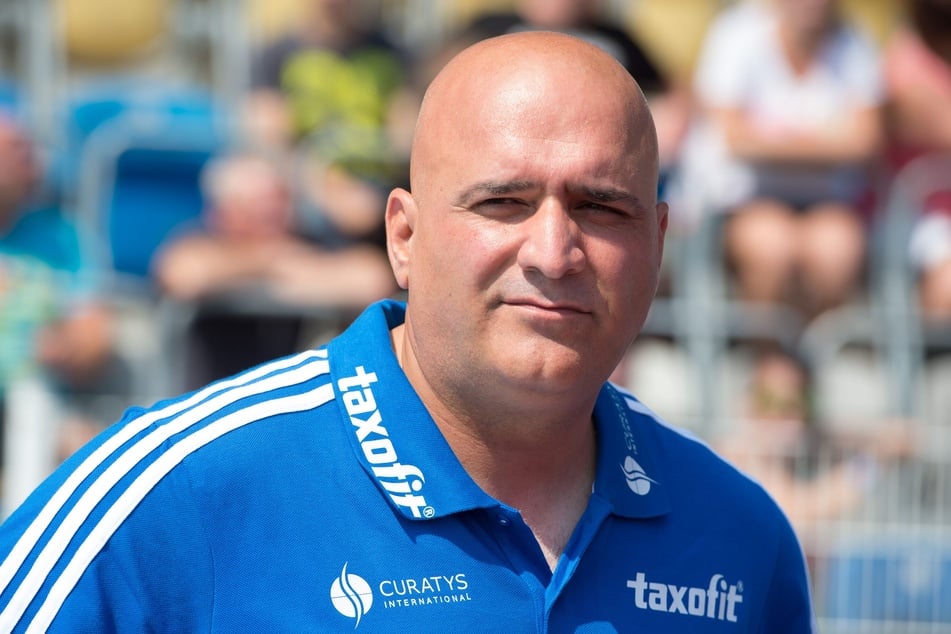FCC-Trainer Volkan Uluç (55) machte auch den Platz für die schwere Verletzung von Osazee Aghatise verantwortlich.