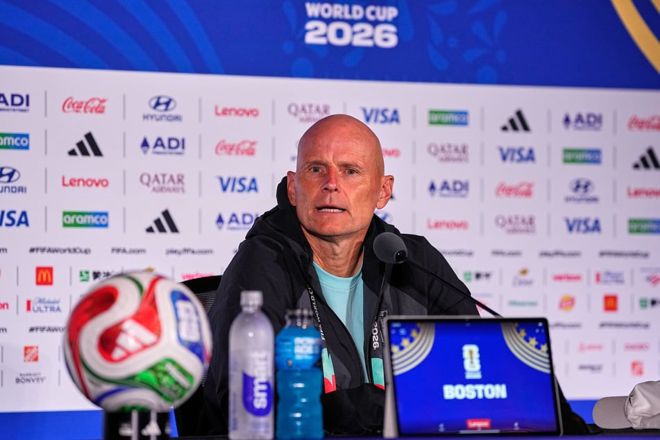 Auch Norwegen-Coach Ståle Solbakken (58) ist wohl krank geworden.