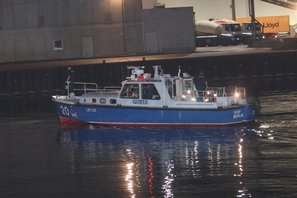 Auch die Wasserschutzpolizei war im Einsatz.