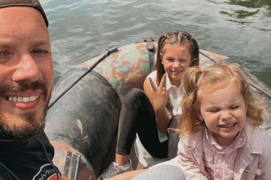 Florian Köster (34) teilte bei Instagram einen niedlichen Schnappschuss mit seinen Töchtern.
