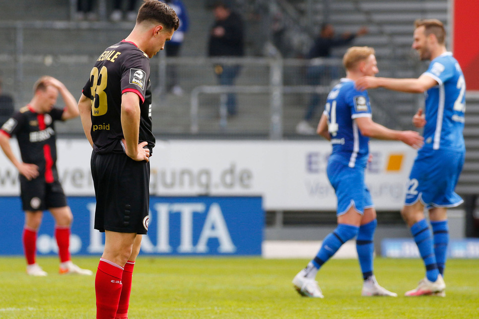 Große Enttäuschung beim SV Wehen Wiesbaden. Nach Führung ging das Match gegen den SV Meppen noch verloren.