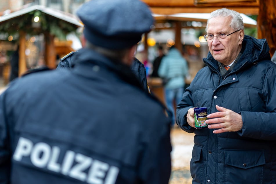 Herrmann will mehr Befugnisse für Bayerns Verfassungsschutz