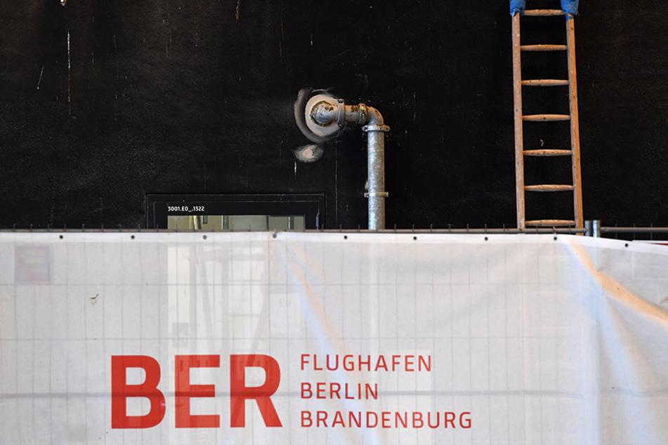 Es wird noch viel Wasser die Spree herunterfließen bevor das erste Flugzeug starten wird.