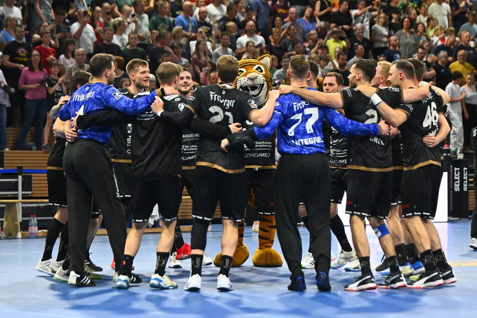 Die Dresdner wollen in dieser Saison zusammen mit ihren Fans über viele Heimsiege jubeln. Am Samstag gegen Bietigheim soll es erstmals klappen.