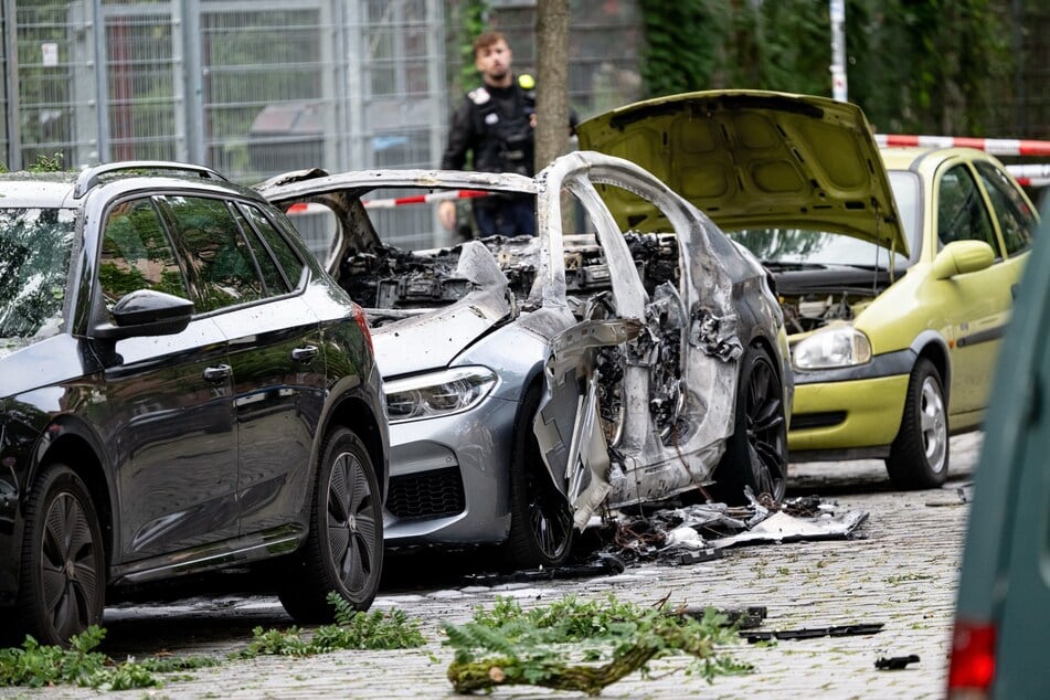 Berlin: Auto in Schöneberg explodiert: Sollte der junge Mann sterben?