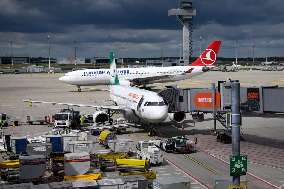 Der Flughafen BER litt zuletzt unter einer Cyber-Attacke. (Archivfoto)