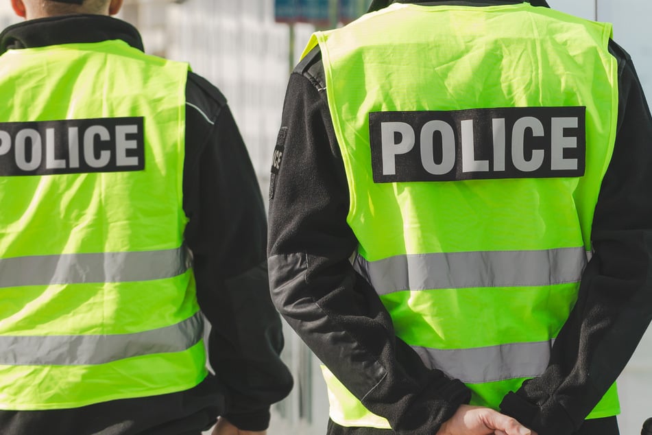 Nach 20 Jahren auf der Flucht: Mordverdächtiger arbeitet als Polizist!
