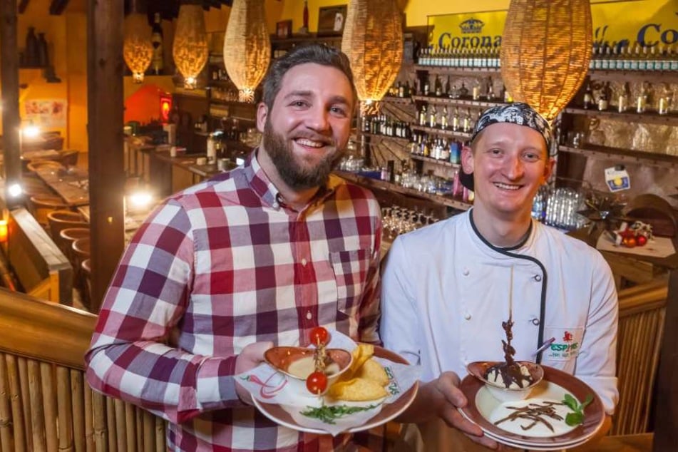 Schwarzkäfer-Larven und Heuschrecken pikant oder zum Dessert - das servieren
hier Koch Eric Götze (27) und Marcel Goldberg im Espitas.