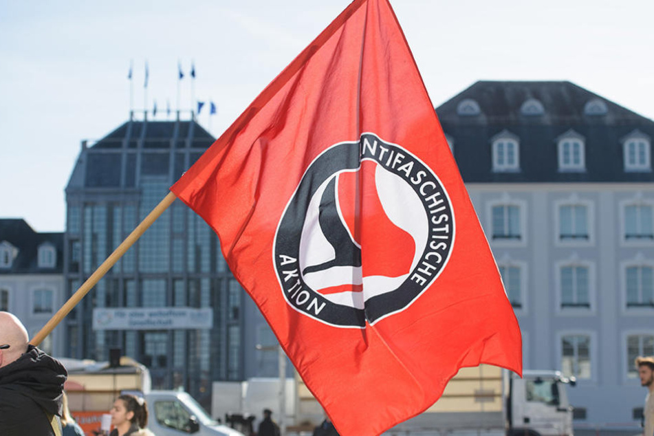 Die AfD aus Bayern will jetzt Antifa-Aussteigern den Weg "zurück ins Leben" erleichtern.