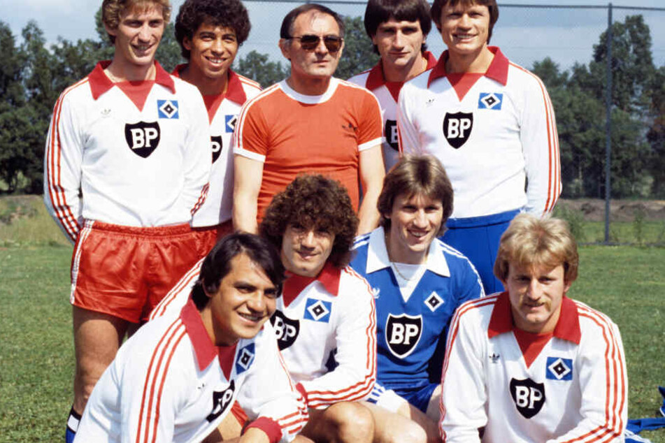 Als Spieler brachte es Magath (untere Reihe, erster von links) auf 306 Bundesliga-Spiele.