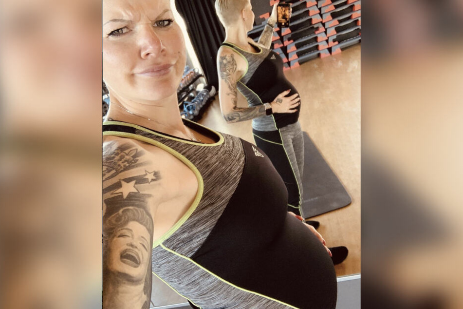 Der Bauch wächst und wächst. Ex-Dschungelkönigin Melanie Müller wird im Oktober zum zweiten Mal Mama.