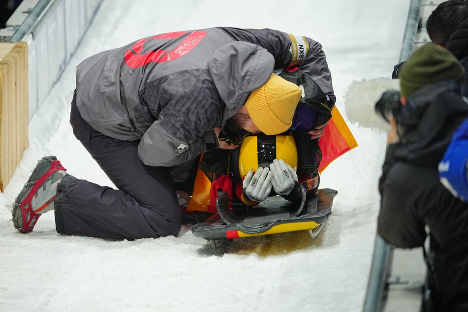 Susanne Kreher (27) schlägt nach ihrem letzten Lauf die Hände über den Kopf zusammen, sie kann ihre eigene Leistung kaum fassen.