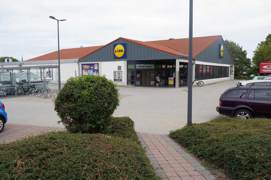 Auf diesem Parkplatz griffen die fiesen Diebe zu.
