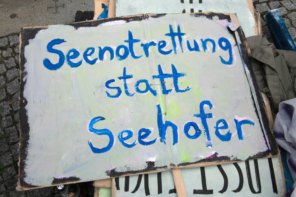 Die Demonstration am Montag steht unter dem Motto "Sei kein Horst - Seebrücke statt Seehofer".