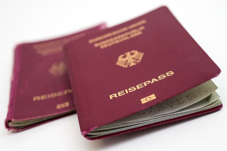 Ein deutscher Reisepass. (Symbolbild)