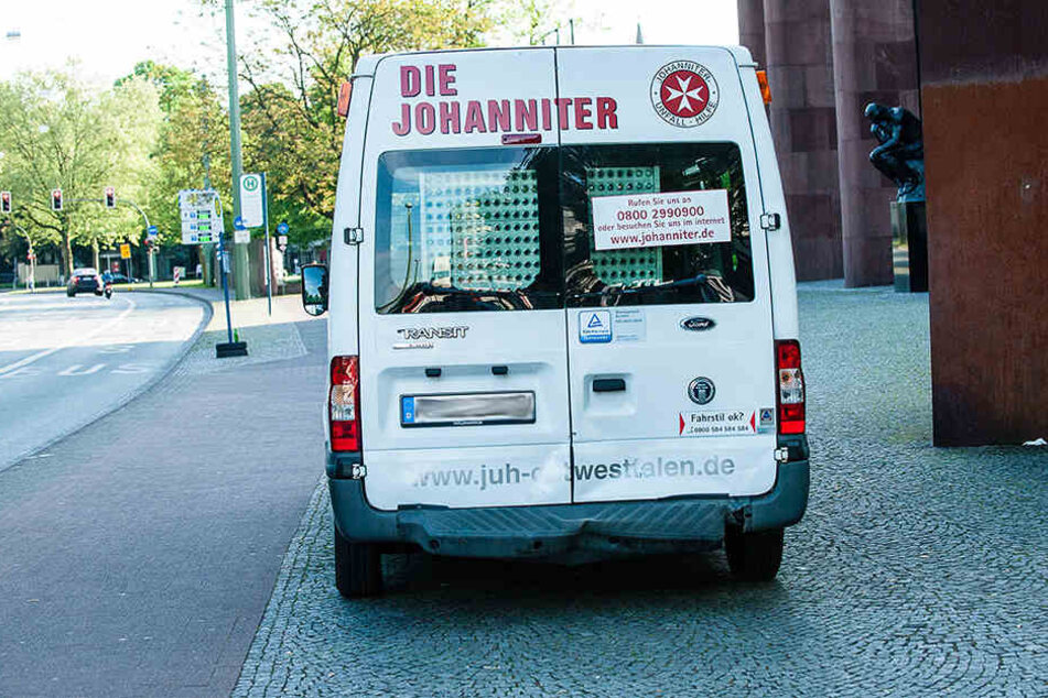 Der Wagen der Johanniter wurde leicht eingedellt.