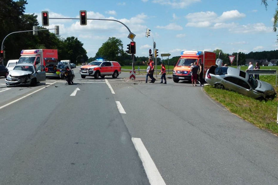 Ein Schaden von circa 15.000 Euro entstand bei dem Unfall.
