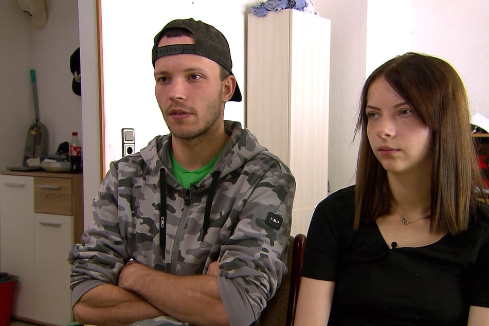 Haben mehr als 10.000 Euro Schulden.