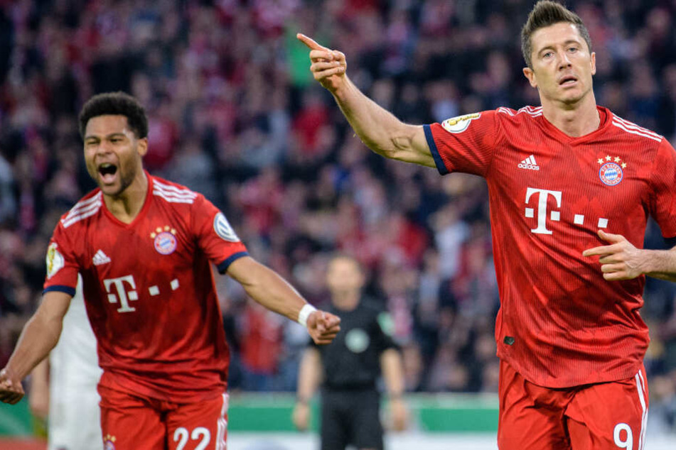 Robert Lewandowski (r.) kam zwar erst zur Pause, war dann jedoch maßgeblich am Sieg der Bayern beteiligt.