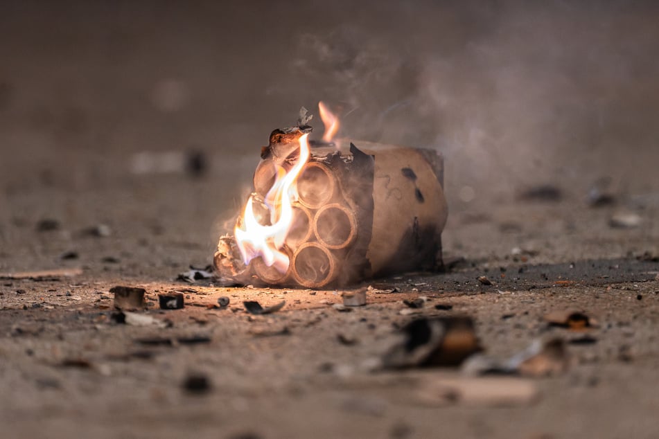 Der 17-Jährige soll durch einen Feuerwerkskörper ums Leben gekommen sein. (Symbolbild)