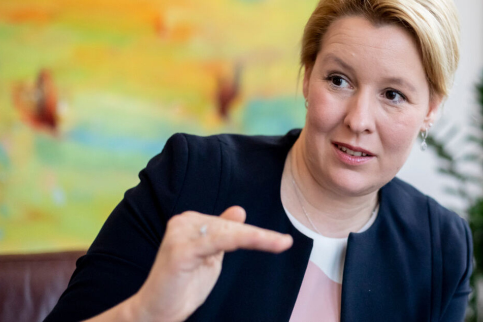 Mobbing & sexuelle Anmache bei Jugendlichen: Giffey-Gesetz zum Scheitern verurteilt