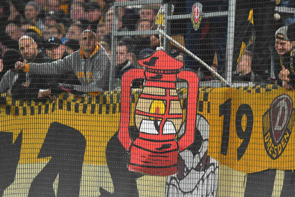 Immerhin: Die Rote Laterne konnte Dynamo an den Gegner aus Wiesbaden weitergeben.