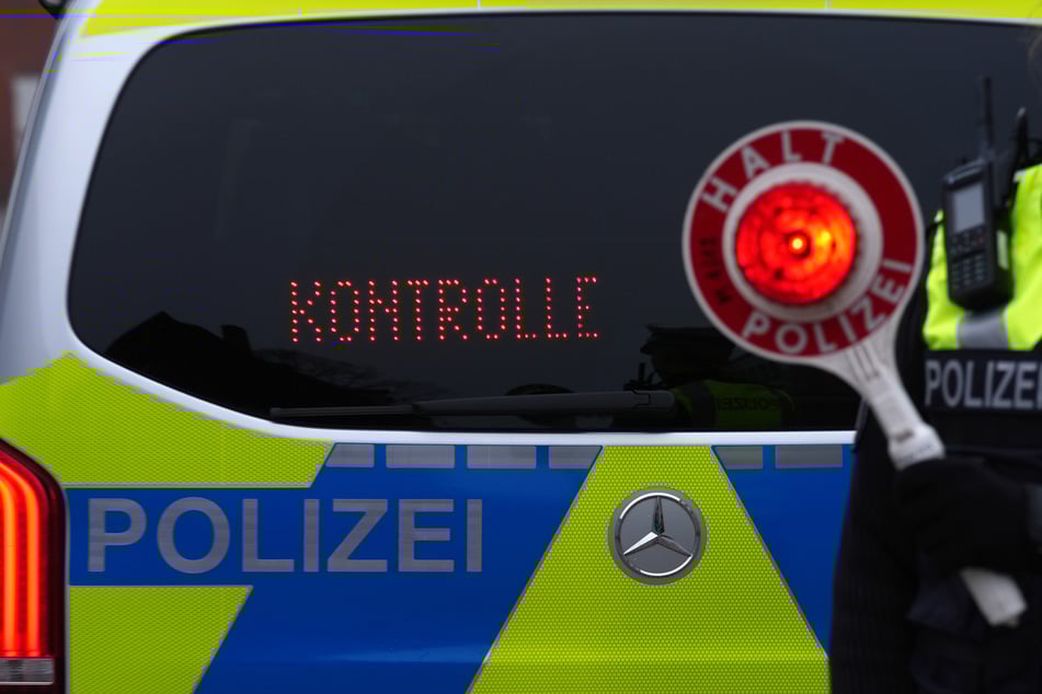 Ein Audi-Fahrer versuchte einer Polizeikontrolle zu entgehen. (Symbolbild)
