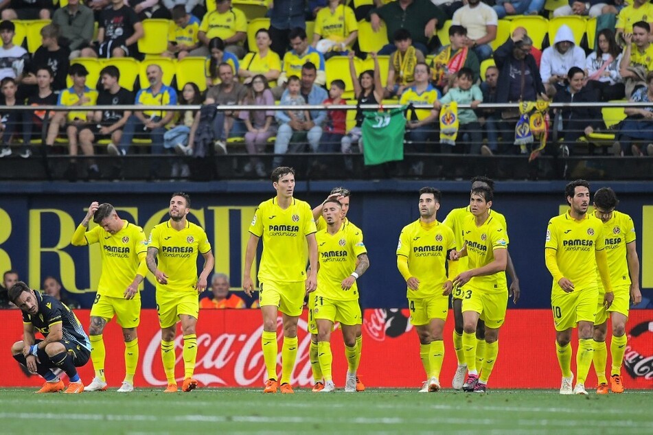 Zwei Spieler der Mannschaft des FC Villarreal enthielten sich der Gedenk-Minute für die Opfer in Israel. (Archivbild)