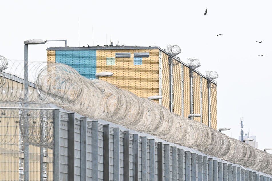 Die Justiz in Nordrhein-Westfalen muss fast 1,6 Millionen Euro an Entschädigungen zahlen. Unter anderem für Menschen, die unschuldig hinter Gittern saßen.