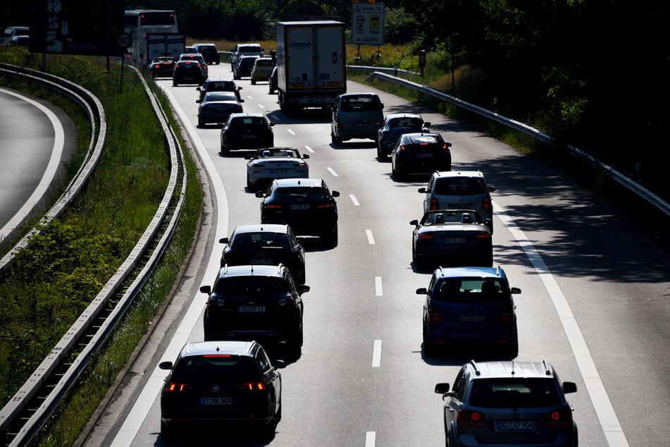 Unfall A38: Unfall auf der A38: Stau nahe Leipzig