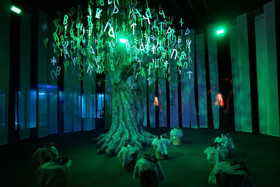 Unter dem Weltenbaum "Yggdrasil" erlebt man über eine VR-Brille den Beginn der Saga um Königin Aslaug (Kraka) und ihre Eltern: Drachentöter Siegfried und Walküre Brynhild aus der Nibelungensage.